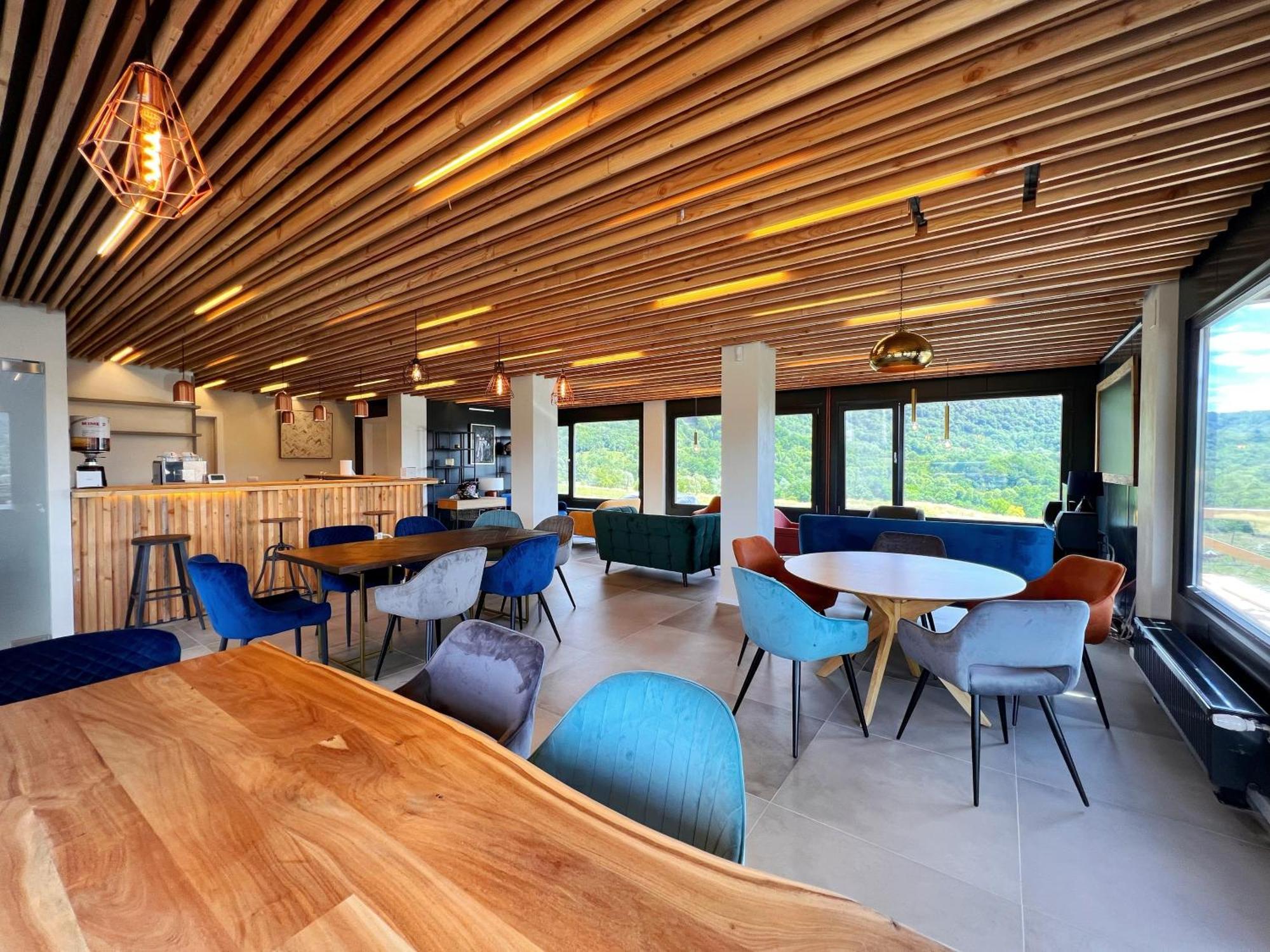 Hotel Flandra Glamping à Corbeni Extérieur photo