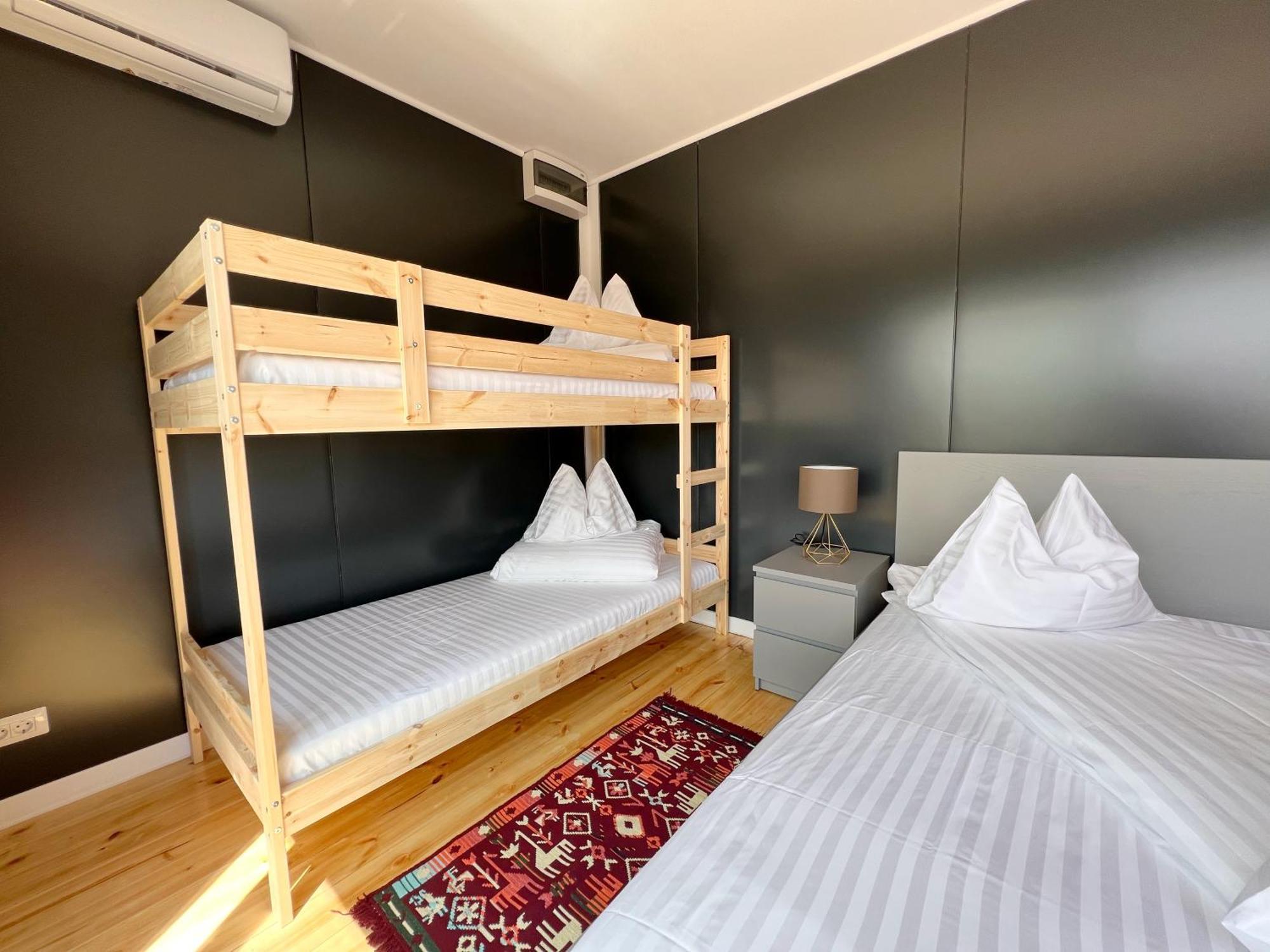 Hotel Flandra Glamping à Corbeni Extérieur photo